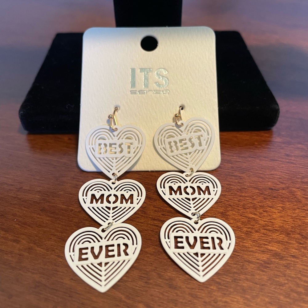 Earrings, ITS SENSE Brand. White Dangling Hearts That Read “ Best Mom Ever “ NWT